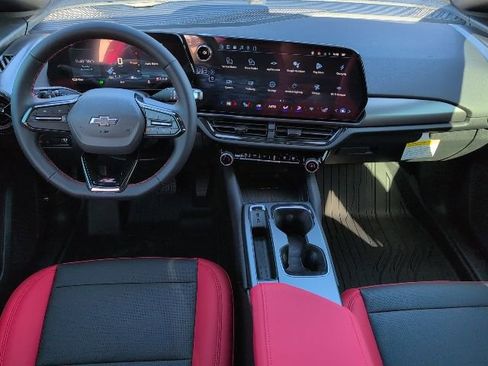 New 2026 Chevrolet Equinox EV RS image 4