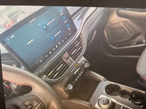 Used 2024 Ford Escape ST-Line w/ Tech Pack #1 FWD image 28
