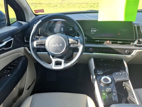 Used 2023 Kia Sportage EX AWD/4WD image 9
