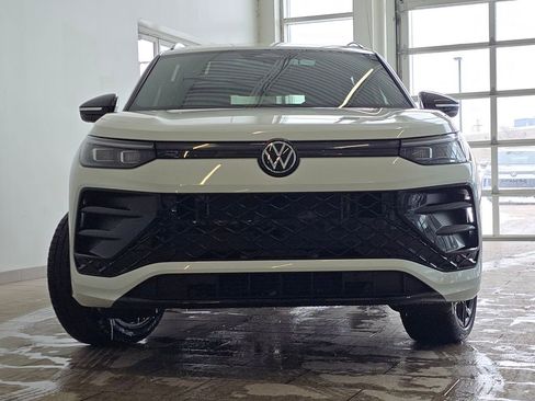New 2026 Volkswagen Tiguan SE R-Line AWD/4WD image 8
