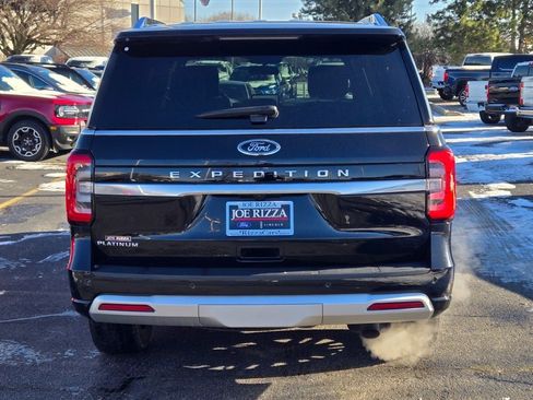 Used 2023 Ford Expedition Platinum image 11