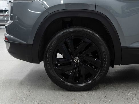 Used 2023 Volkswagen Atlas Cross Sport SE w/ Black Wheel Package AWD/4WD image 33
