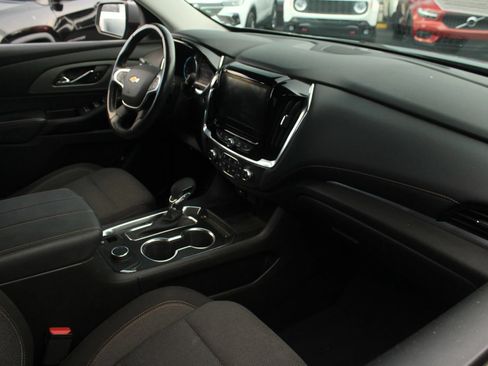 Used 2021 Chevrolet Traverse LT FWD image 25