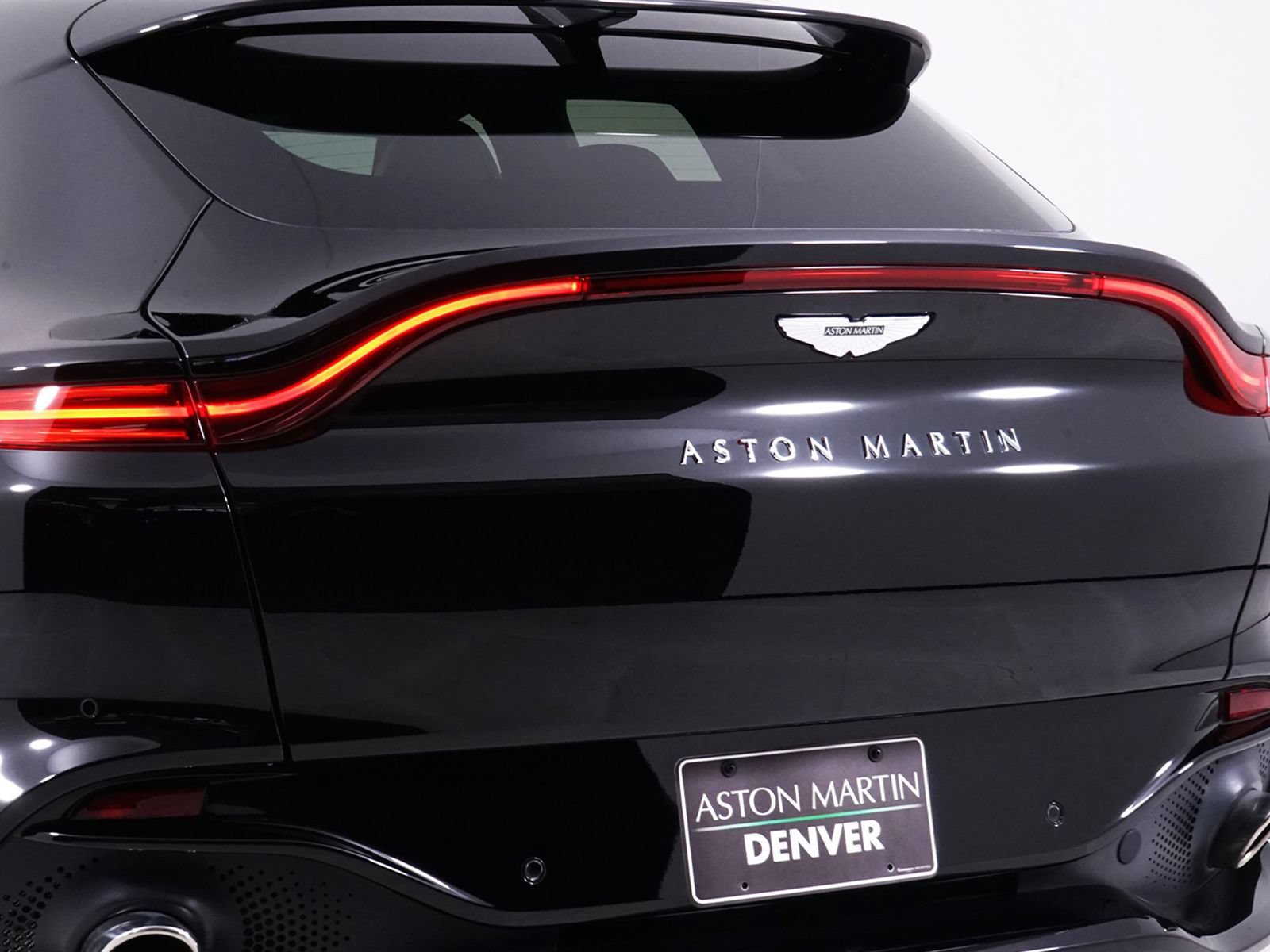 Used 2023 Aston Martin DBX AWD/4WD image 20
