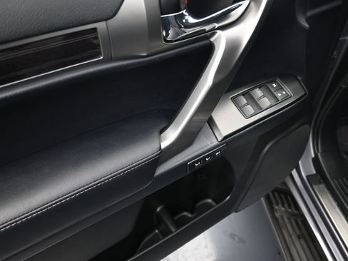 Used 2023 Lexus GX 460 Premium image 11