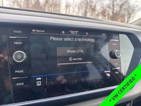 Used 2023 Volkswagen Taos SE w/ Panoramic Sunroof Package image 19