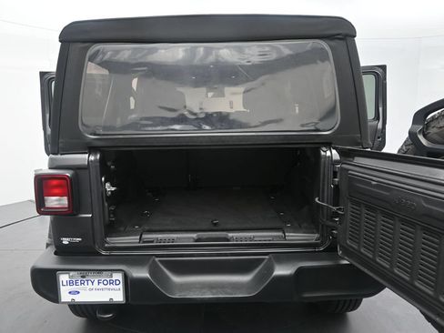 Used 2024 Jeep Wrangler Unlimited Sport AWD/4WD image 11