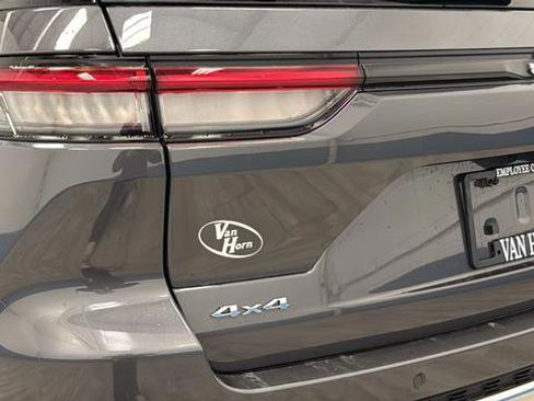 Certified 2023 Jeep Grand Cherokee Laredo image 35