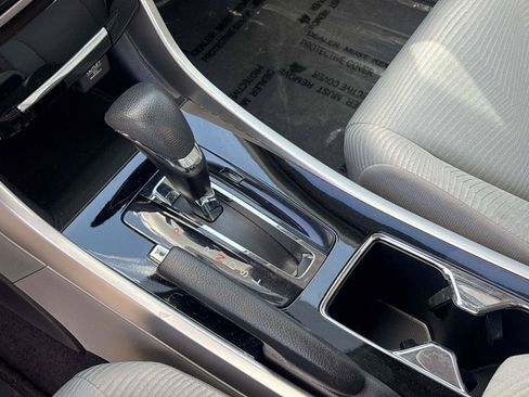 Used 2016 Honda Accord LX image 24