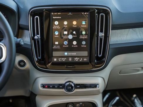 New 2026 Volvo XC40 B5 Ultra w/ Protection Package Premier image 21