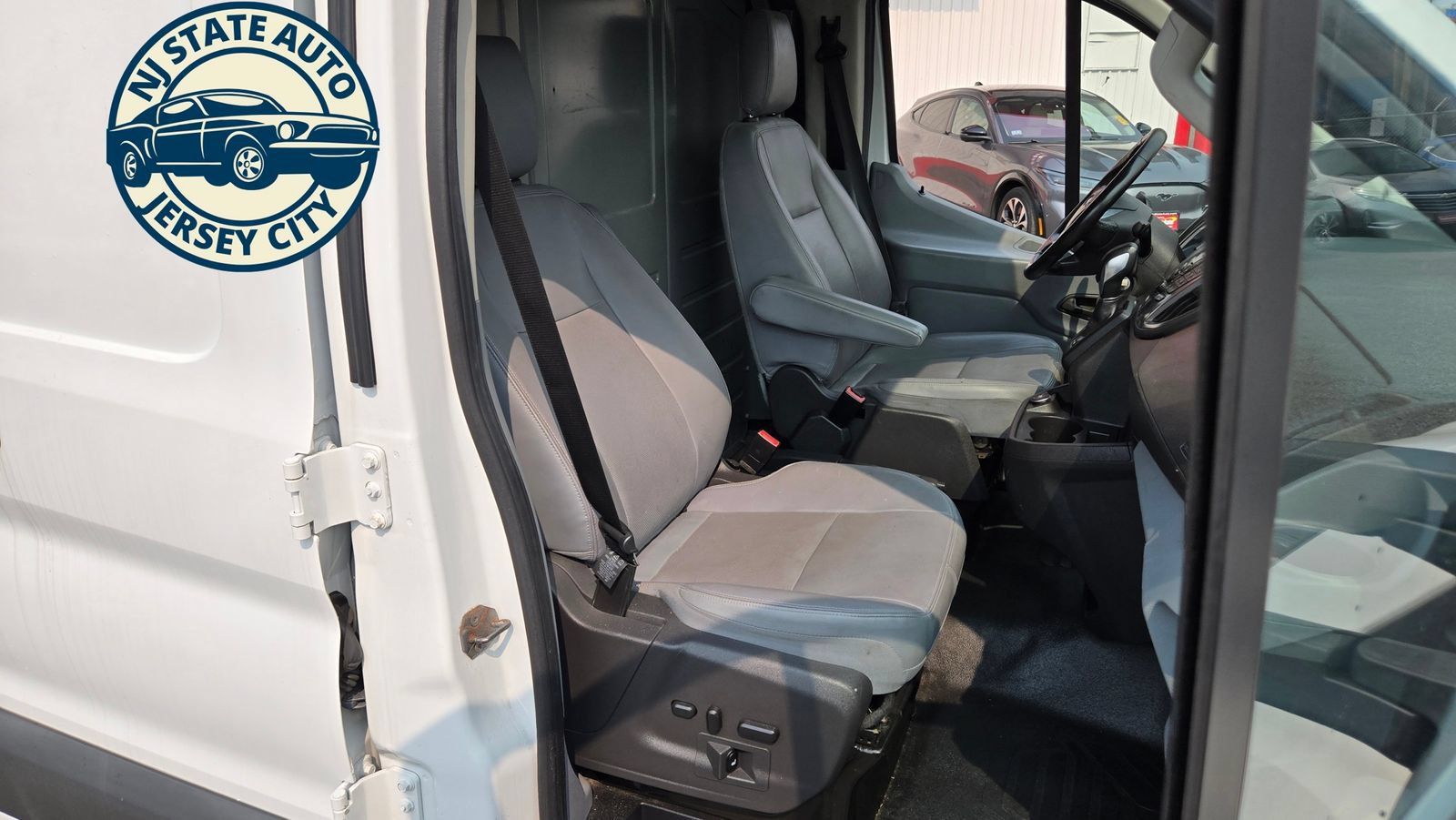 Used 2017 Ford Transit 250 130 Low Roof w/ Premium Package RWD image 5