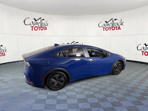 Used 2025 Toyota Prius Plug-In Hybrid FWD image 3