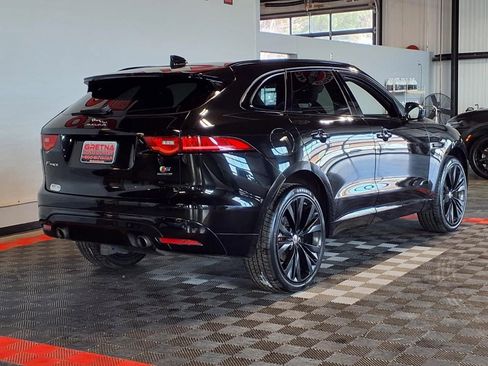 Used 2017 Jaguar F-PACE S image 8