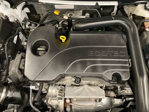 Used 2024 GMC Terrain SLT image 4