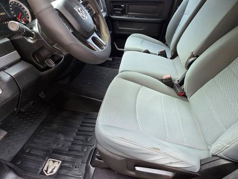 Used 2019 RAM 1500 Tradesman w/ Chrome Plus Package RWD image 6