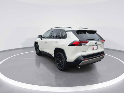 Certified 2022 Toyota RAV4 SE image 6