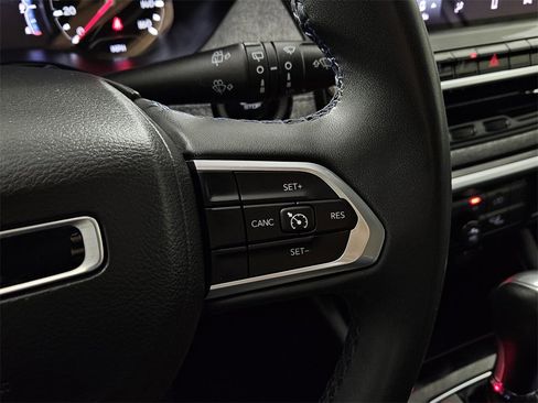 Used 2022 Jeep Compass Latitude image 19