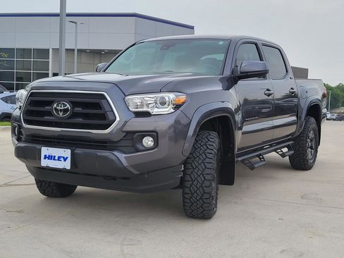 Used 2021 Toyota Tacoma SR5 w/ SR5 Appearance Package (SM) RWD image 2