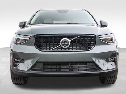 New 2026 Volvo XC40 B5 Plus w/ Protection Package Premier