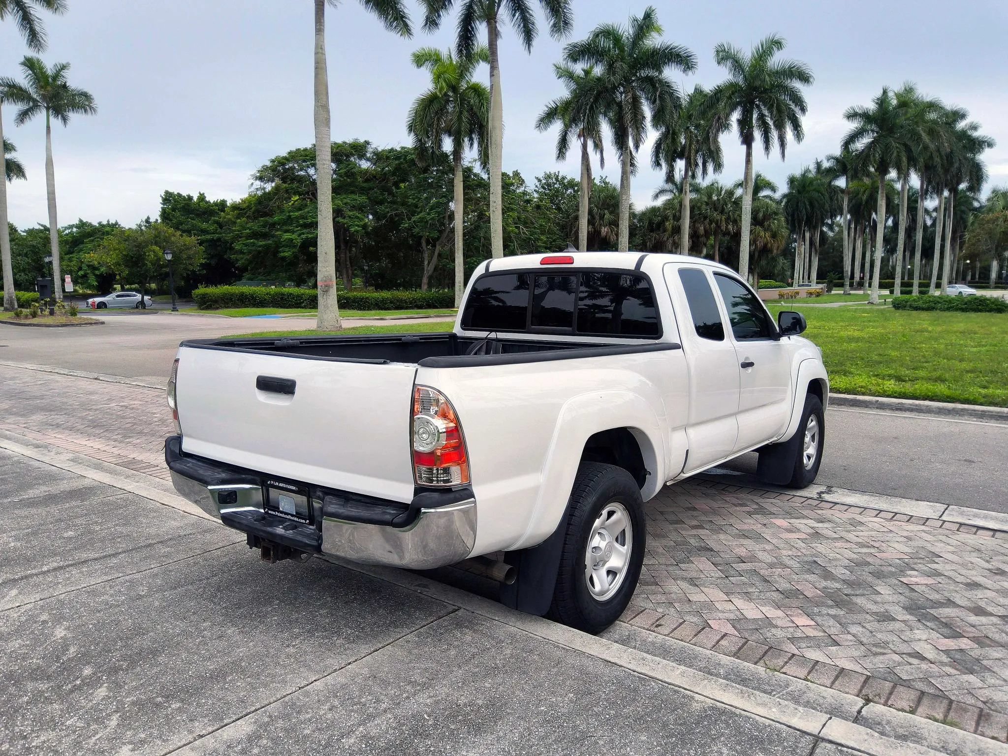 Used 2014 Toyota Tacoma PreRunner w/ SR5 Package RWD image 17