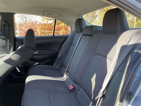 Used 2022 Toyota Corolla LE image 16