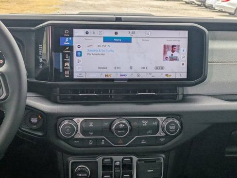 New 2025 Jeep Gladiator Sport image 16