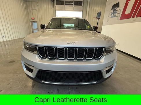 Used 2025 Jeep Grand Cherokee Limited w/ Luxury Tech Group II AWD/4WD image 11