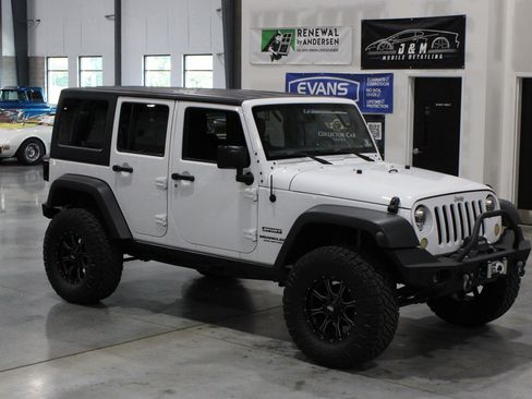 Used 2016 Jeep Wrangler Unlimited Sport w/ Quick Order Package 24S AWD/4WD image 38