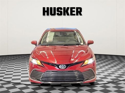 Used 2021 Toyota Camry LE image 3