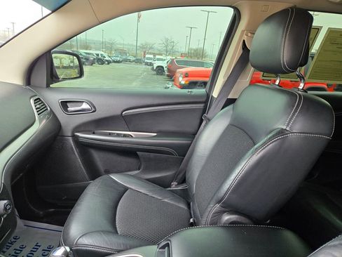 Used 2014 Dodge Journey Crossroad w/ Flexible Seating Group image 26