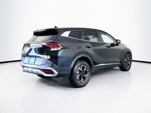 Used 2024 Kia Sportage LX image 9