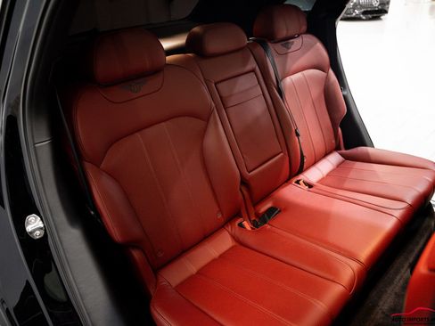 Used 2018 Bentley Bentayga image 52