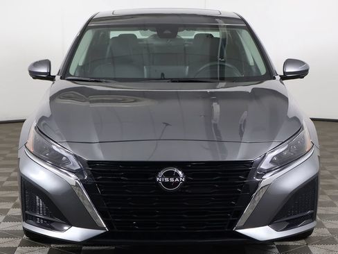 Used 2023 Nissan Altima 2.5 SL FWD image 12
