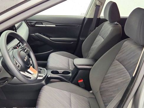 Used 2025 Kia Seltos LX AWD/4WD image 19