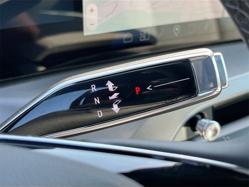 New 2026 Cadillac Vistiq Luxury image 17