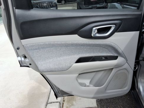 Used 2022 Jeep Compass Latitude FWD image 23
