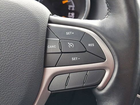 Used 2020 Jeep Grand Cherokee Limited image 21