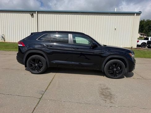 Used 2023 Volkswagen Atlas Cross Sport SEL R-Line AWD/4WD image 2