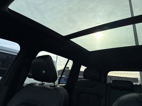 Used 2022 Jeep Grand Cherokee Overland image 37