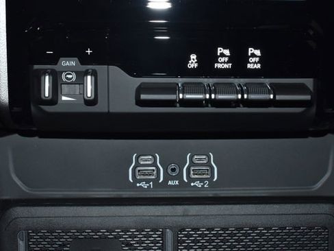 New 2026 RAM 1500 4x4 Crew Cab image 18