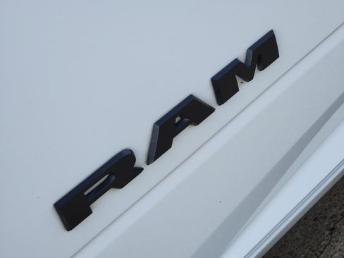Used 2024 RAM 2500 Big Horn w/ Night Edition AWD/4WD image 15
