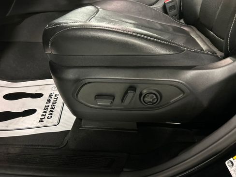 Used 2023 Jeep Grand Cherokee Limited w/ Luxury Tech Group II image 13