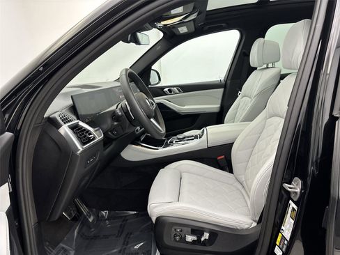 Used 2025 BMW X5 xDrive50e w/ M Sport Package image 25