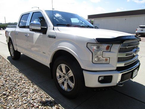 Used 2015 Ford F150 Platinum w/ Equipment Group 701A Luxury AWD/4WD image 3