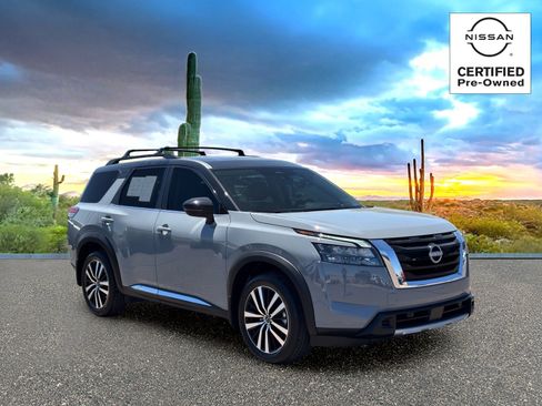 Certified 2025 Nissan Pathfinder Platinum FWD image 7
