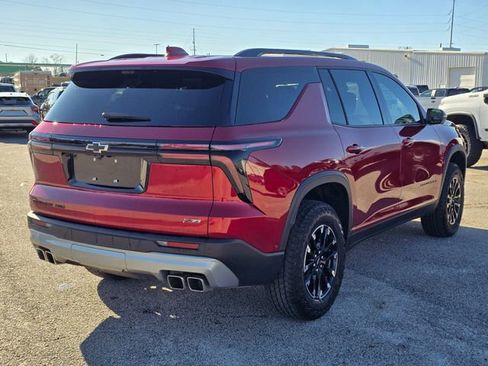 Used 2025 Chevrolet Traverse Z71 w/ Enhanced Driving Package image 5