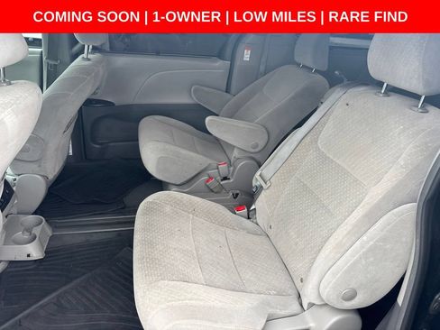 Used 2019 Toyota Sienna LE FWD image 11