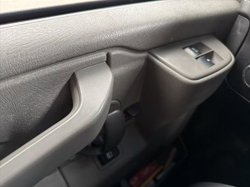 Used 2017 Chevrolet Express 3500 image 15