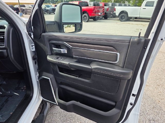 Used 2025 RAM 2500 Laramie AWD/4WD image 15