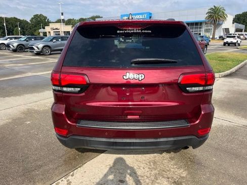 Used 2021 Jeep Grand Cherokee Laredo w/ Security & Convenience Group AWD/4WD image 5